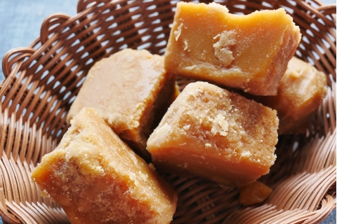 Premium Organic Jaggery